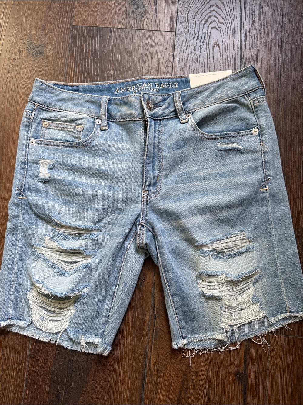 American Eagle Outfitters Light Wash Distressed Denim Shorts Tomgirl Bermuda 4
